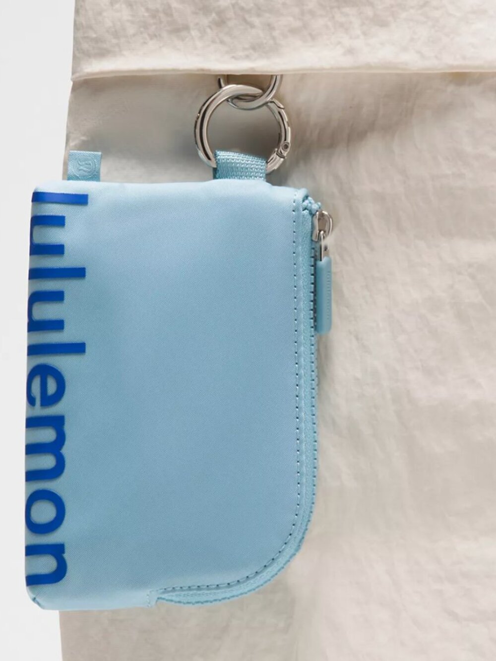 Lululemon NWT Clippable Card Pouch Seafoam/Beach Ball Blue/Silver